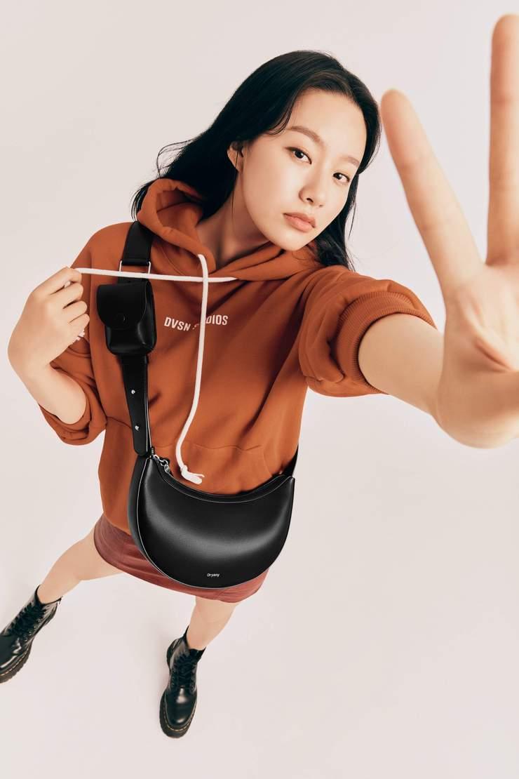 Best Sellers footwear and handbag - FutureBrandsGroup
