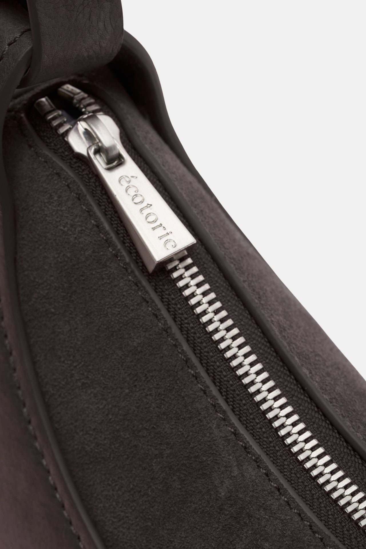 Ecotorie - Leif Chocolate Crossbody