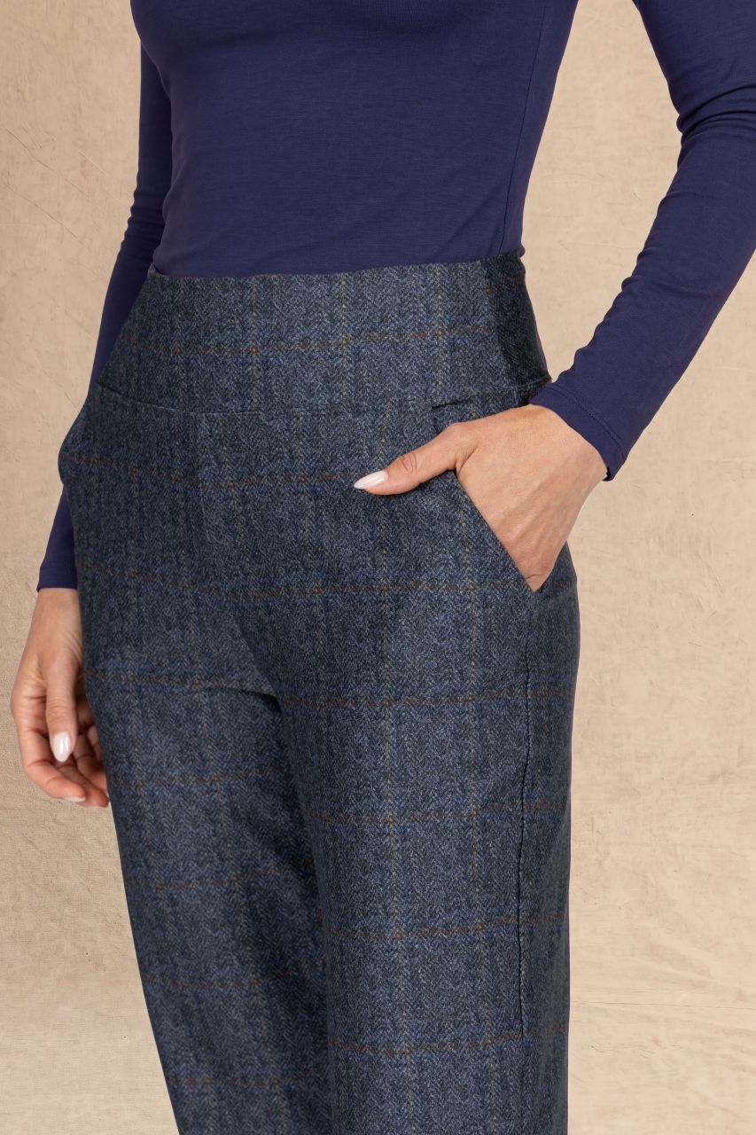 NINA STRAIGHT LEG PANT: IRISH TARTAN