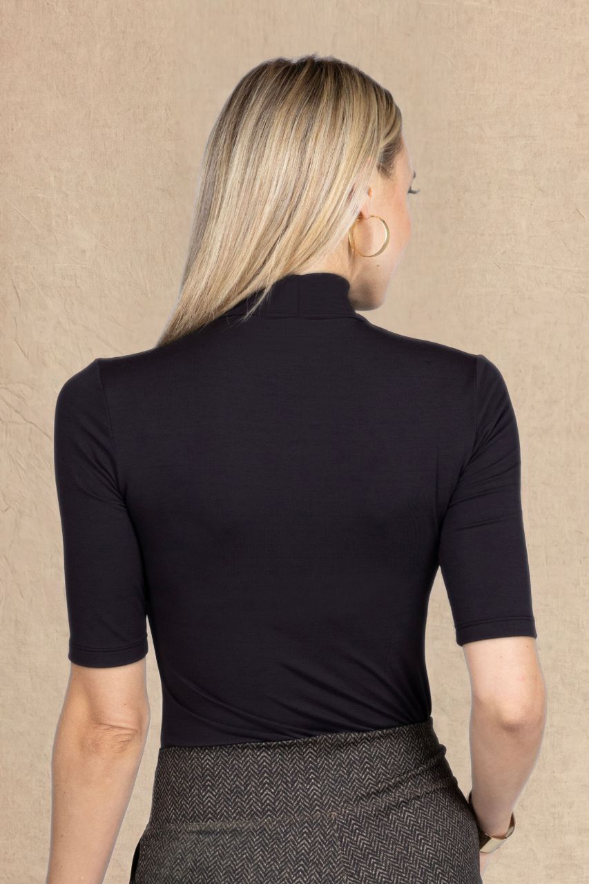 GRACE MOCKNECK TEE: GANACHE