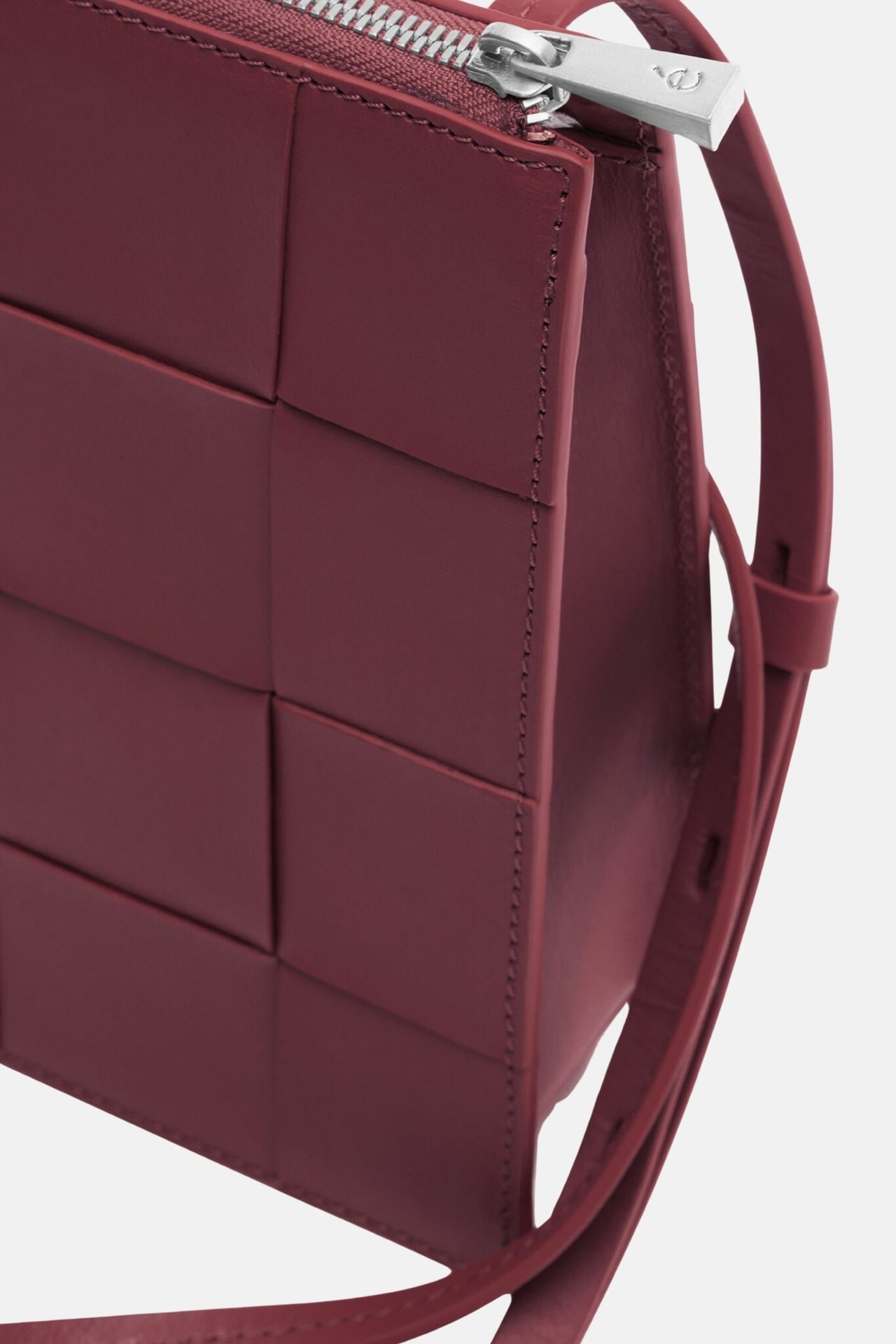 Ecotorie - Polly Wine Woven Crossbody Bag