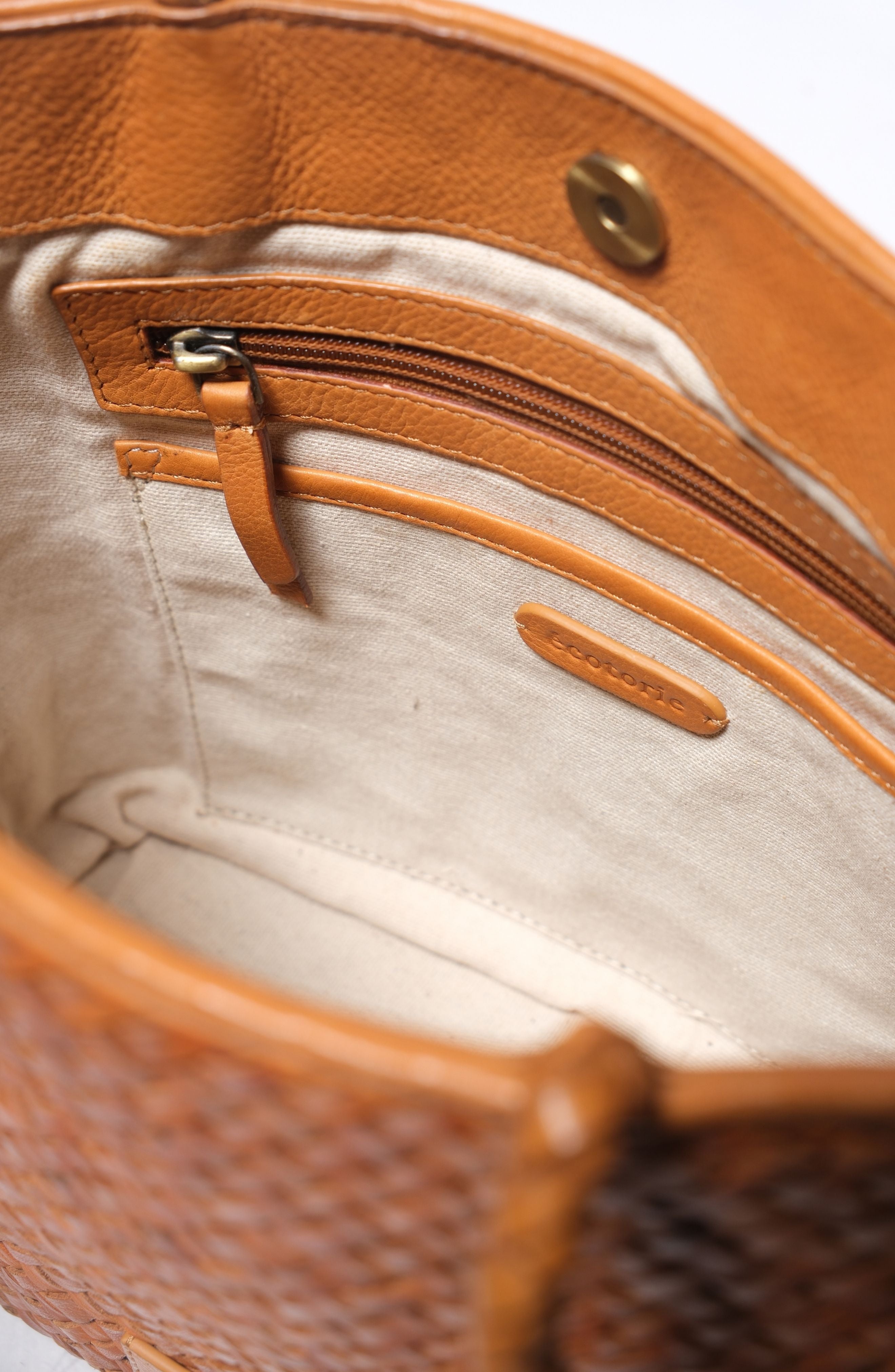 Ecotorie - Lubbock - Medium Shoulder Bag - Tan