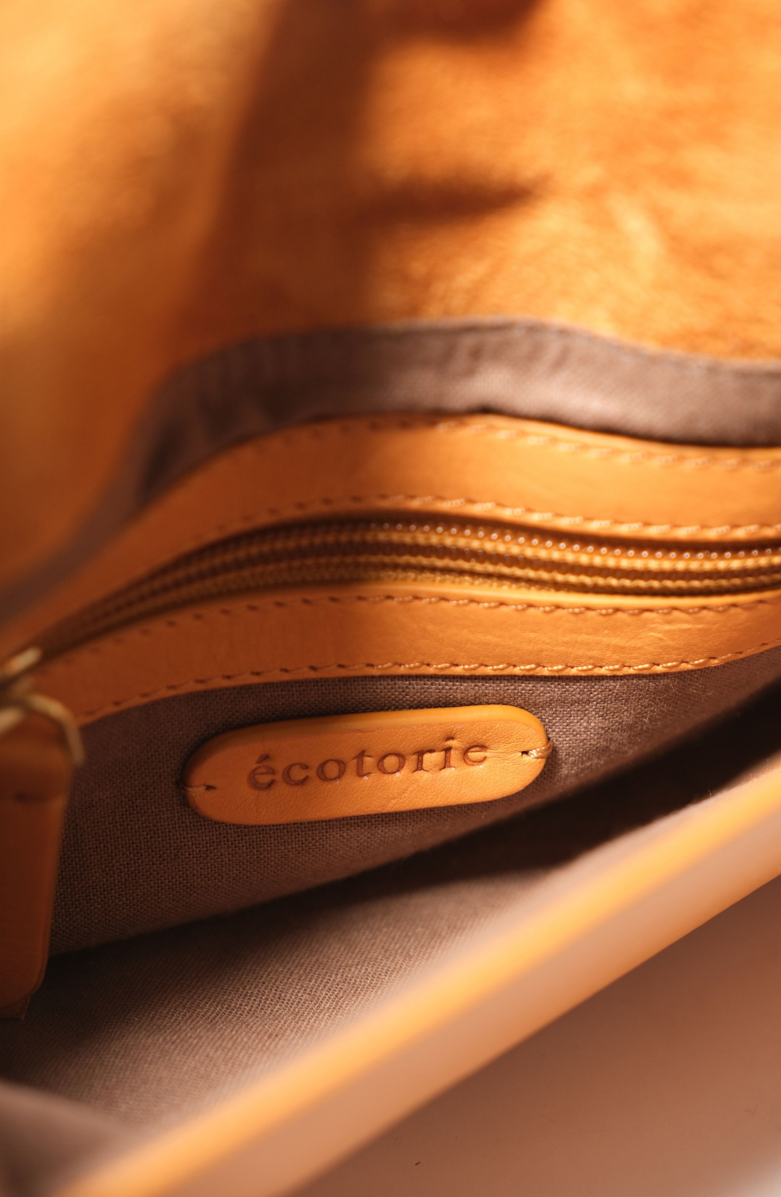 Ecotorie - Martha Wine Crossbody