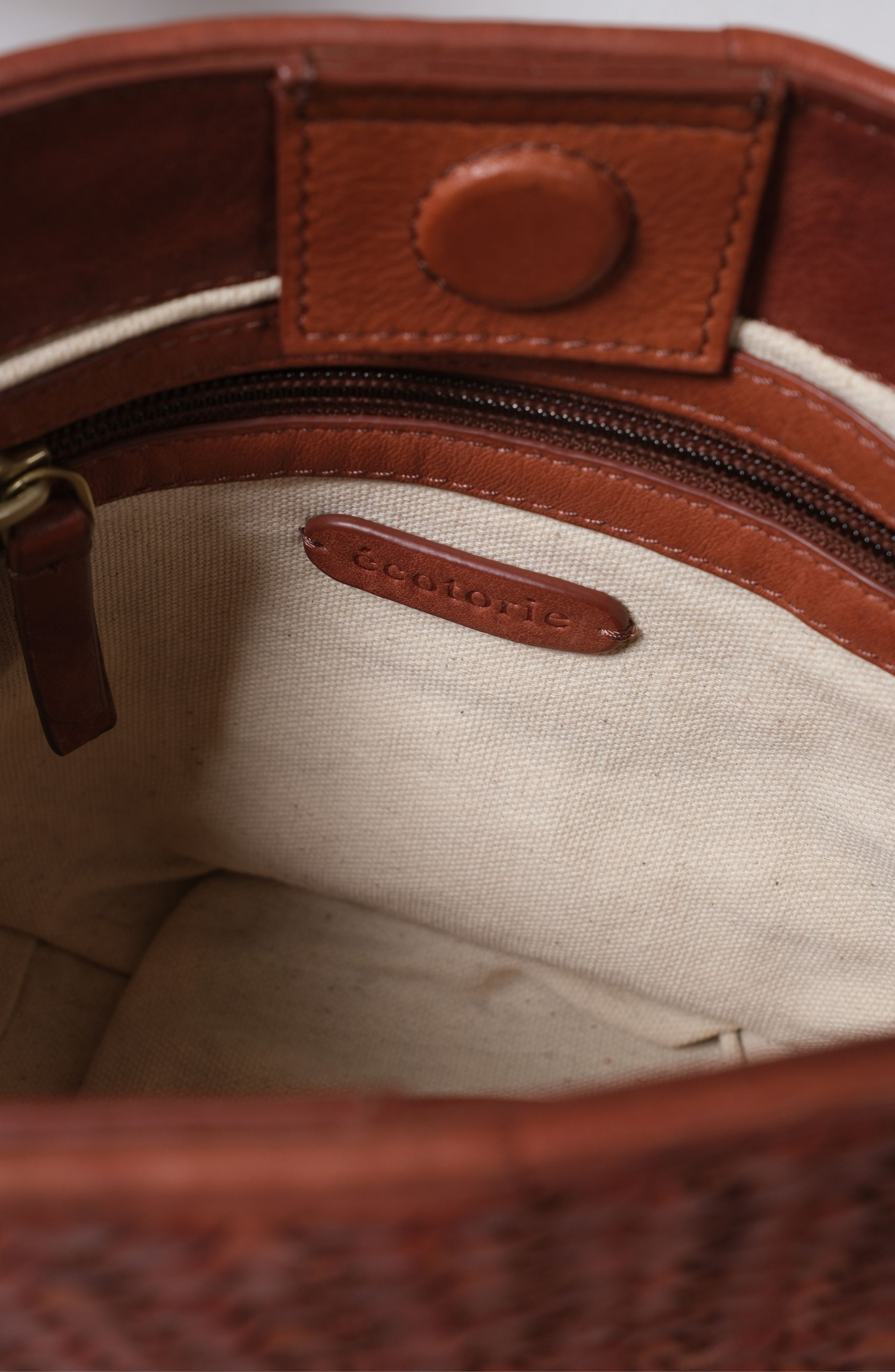 Ecotorie - Waco - Small Crossbody - Brandy