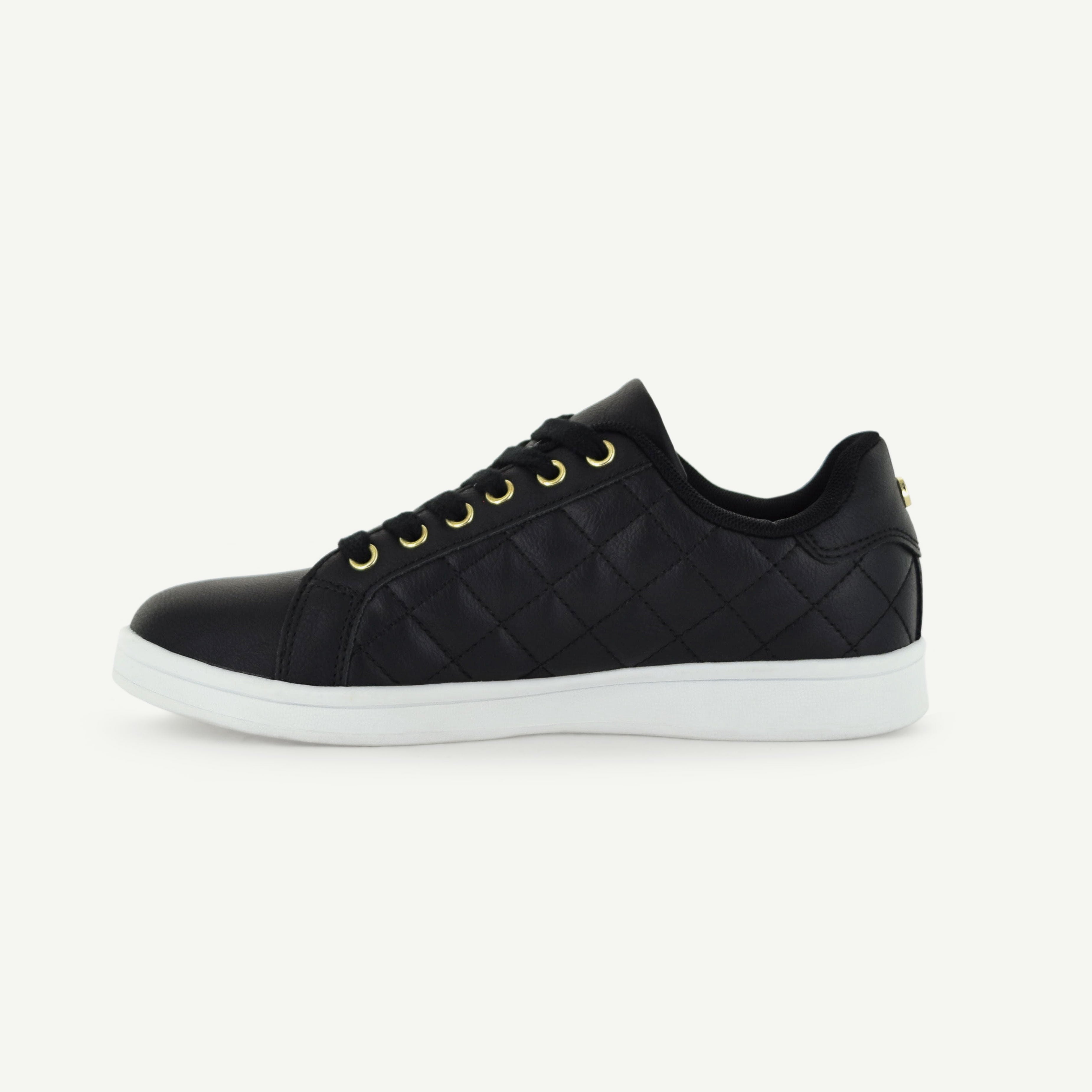 VOLTAIRE: QUILTED COURT SHOE - BLACK