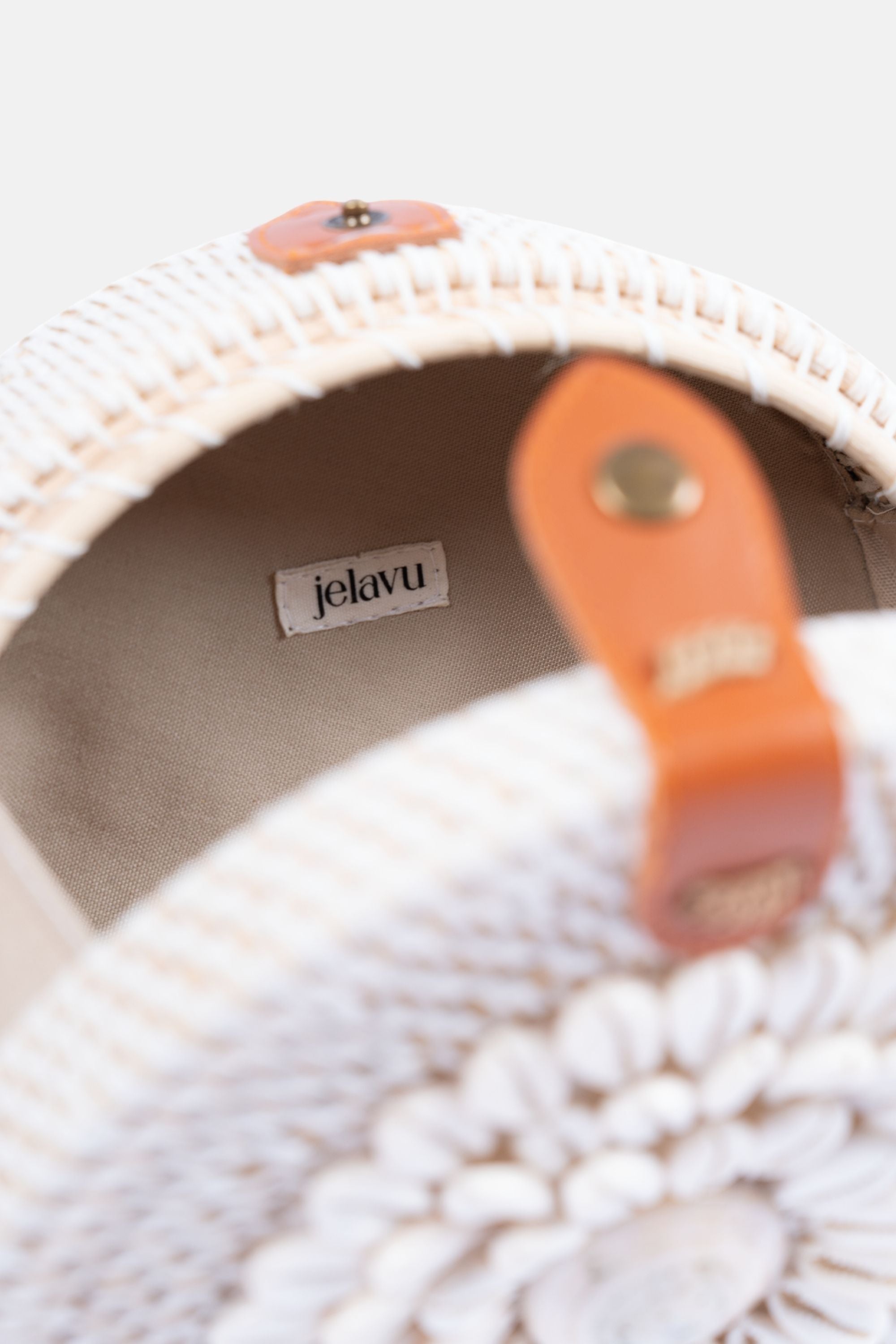 Jelavu Ata Kauri White Small Crossbody