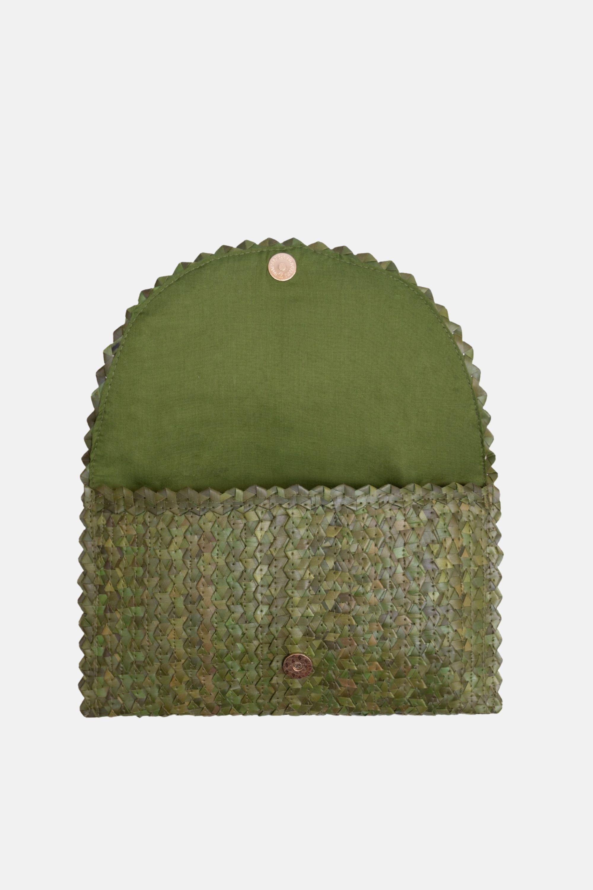 Coco Natural Shell Small Clutch - Moss Green