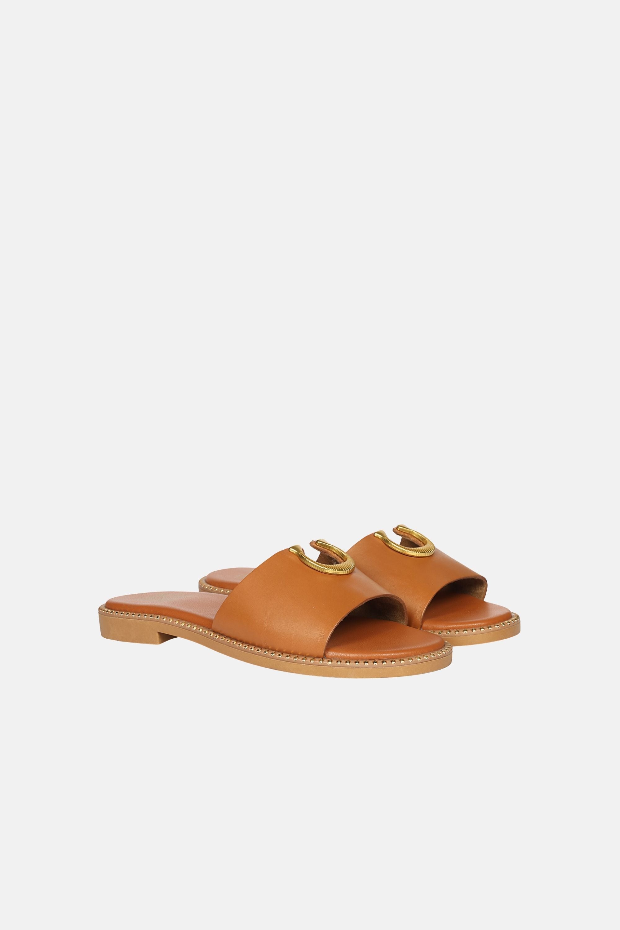 Vivi Blu - Acacia Horseshoe Ornament Sandals - Cognac Leather