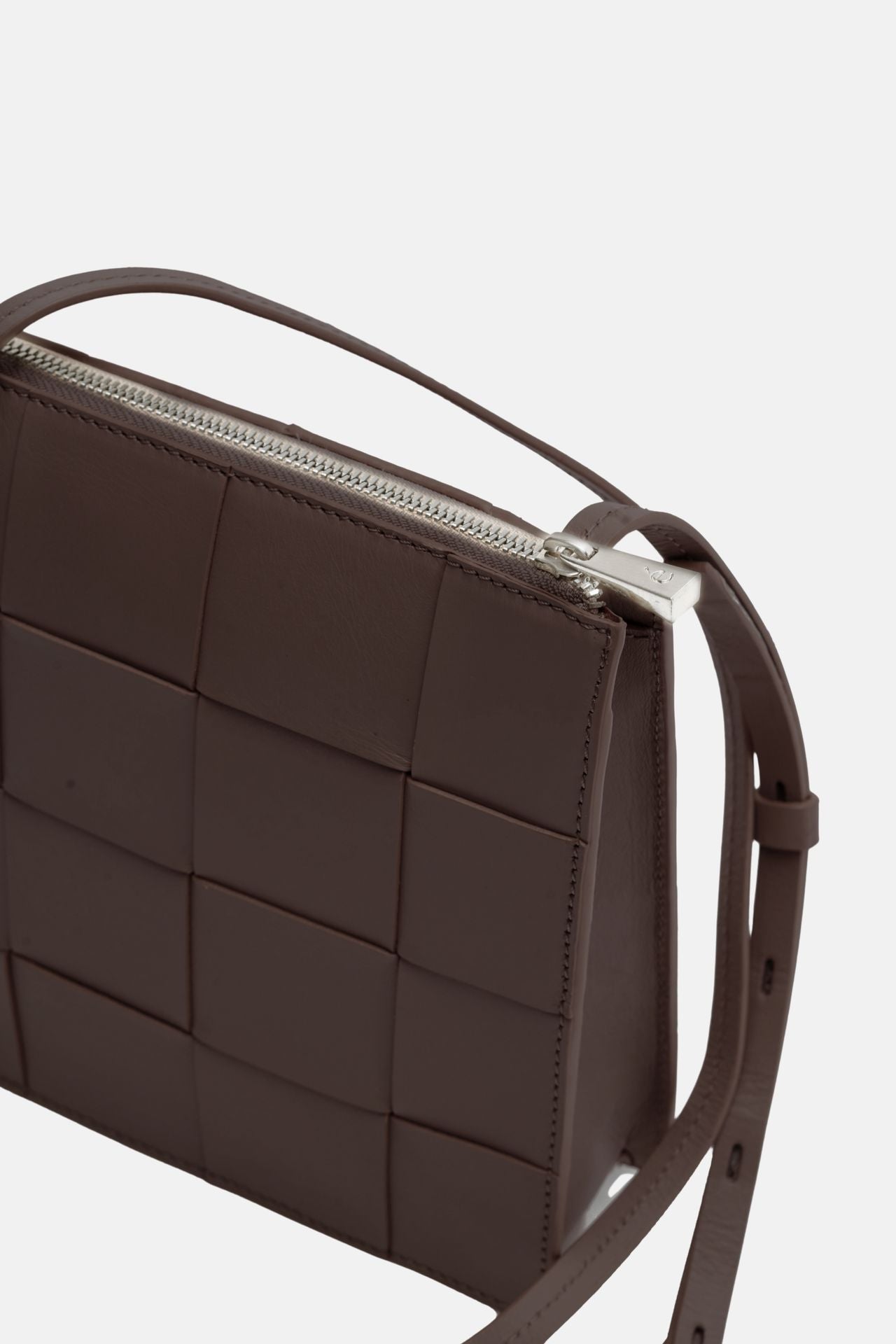 Ecotorie - Polly Bitter Cocoa Woven Crossbody Bag