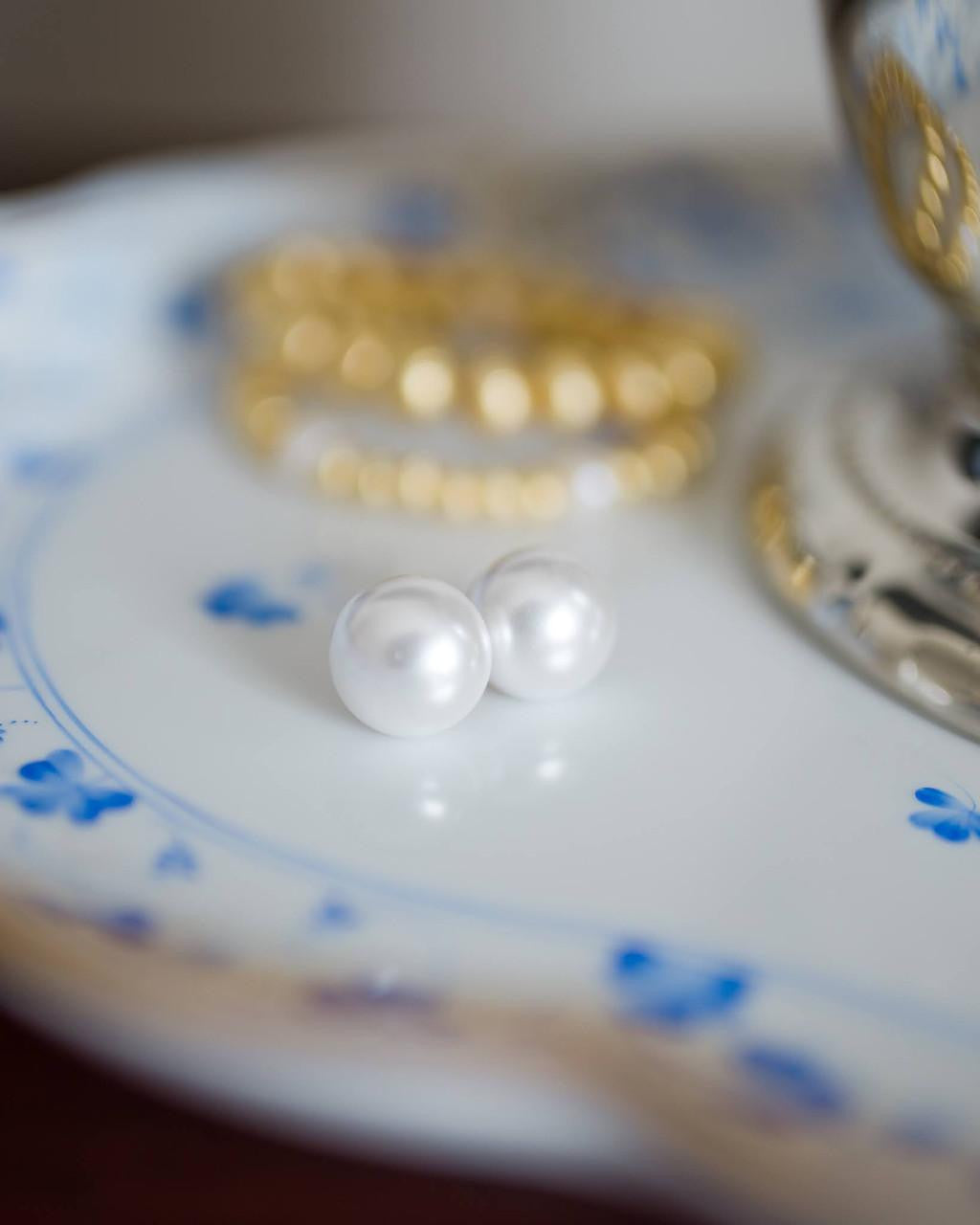 18mm Barrett Pearl Studs - Meeghan Mullin x Lisi Lerch Collection