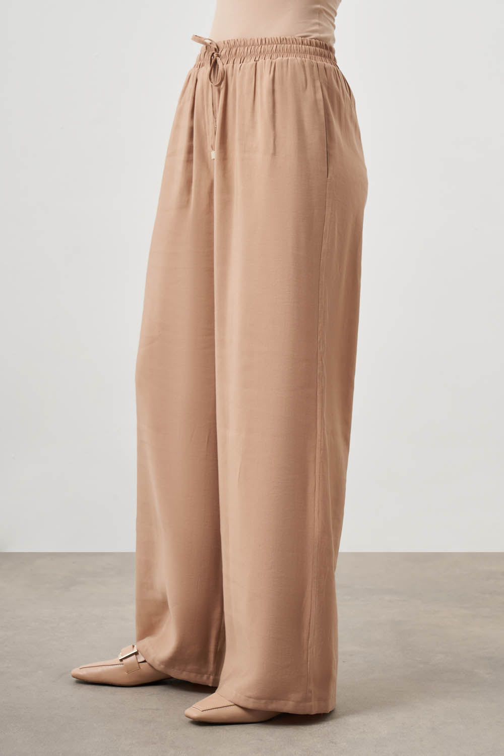 Mizalle Wide Leg Pants Beige Apparel