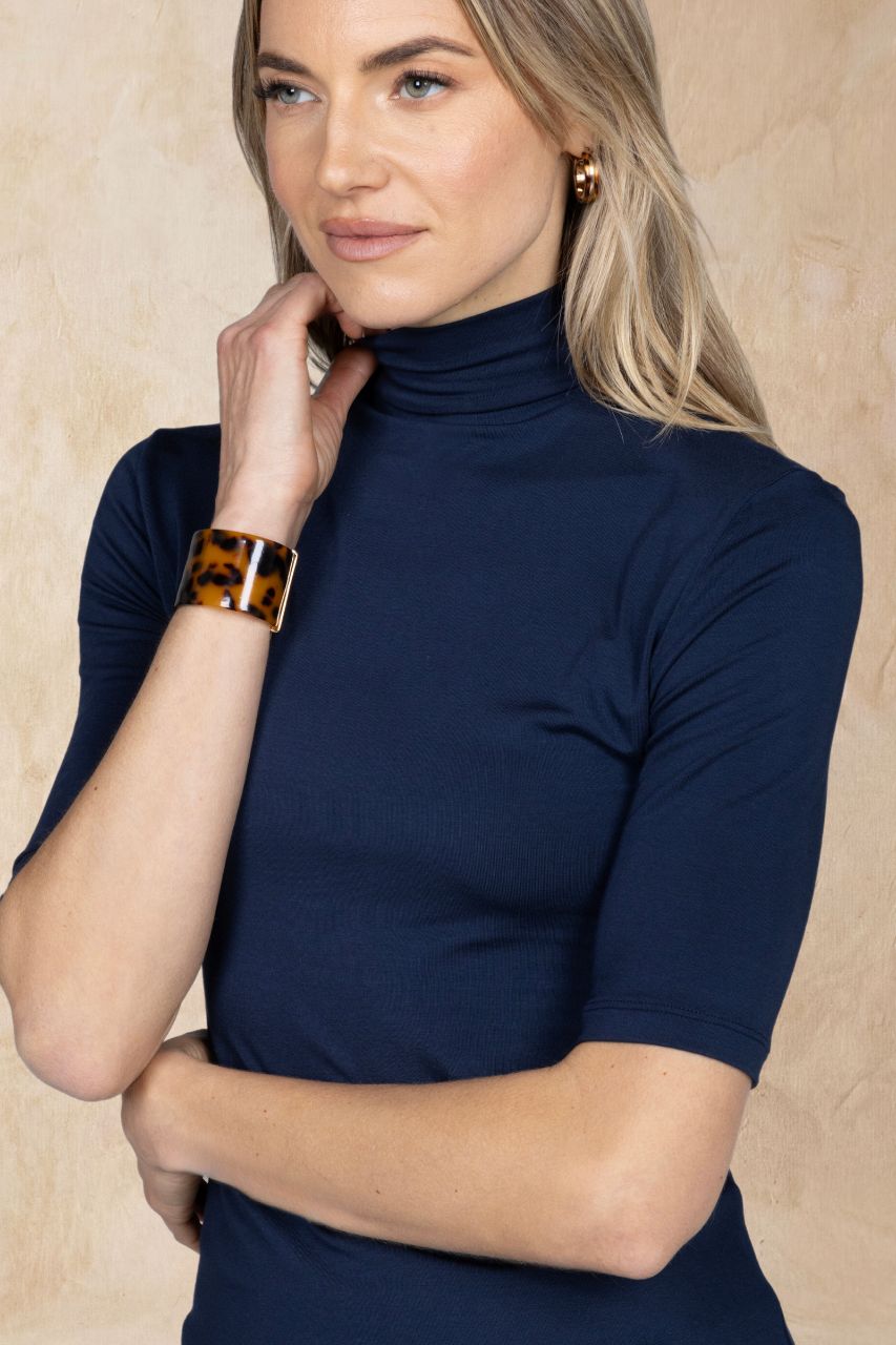 GRACE MOCKNECK TEE: MARINE NAVY