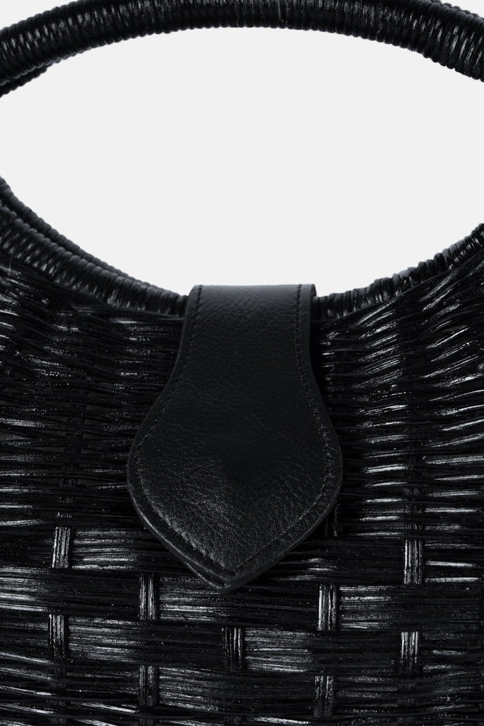 Jelavu - Artemiss Black Half-Moon Bag