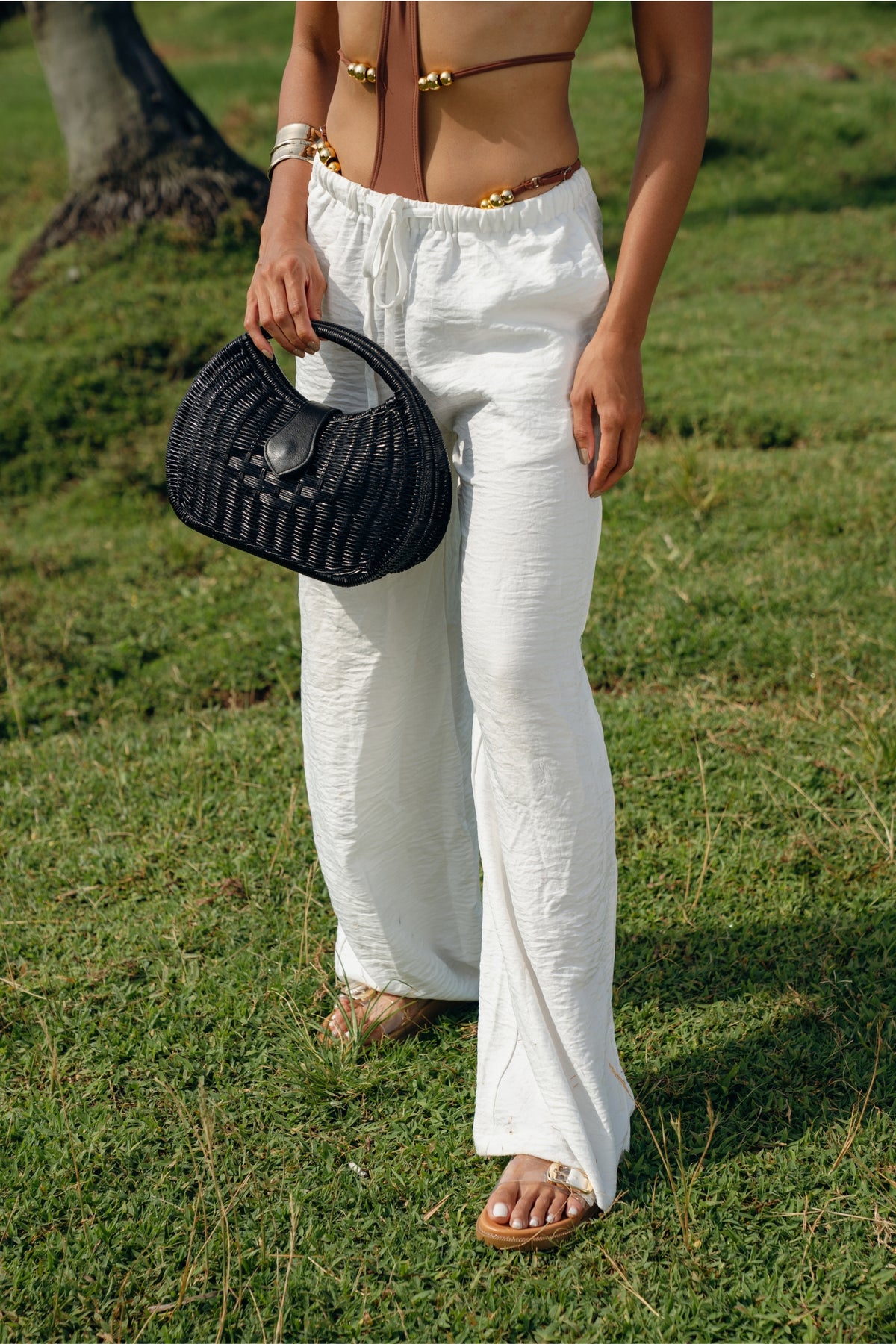 Jelavu - Artemiss Black Half-Moon Bag