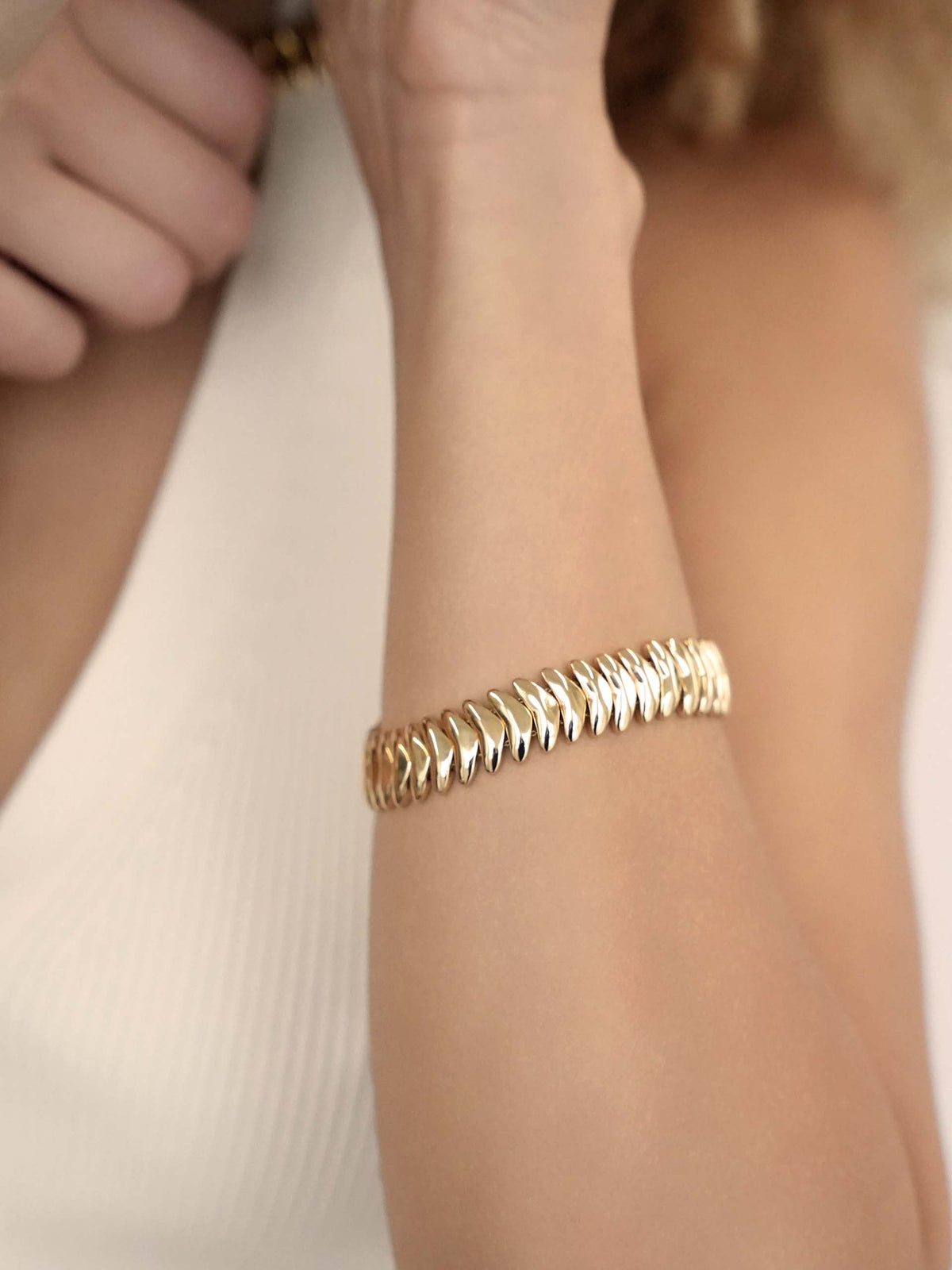 Metal Moderna Bracelet