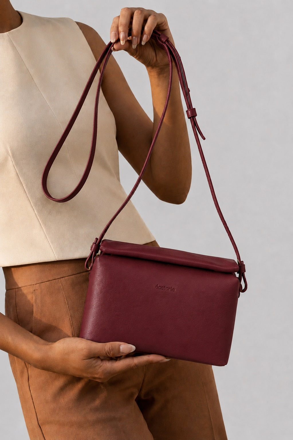 Ecotorie Agnes Leather Crossbody Bag-Wine