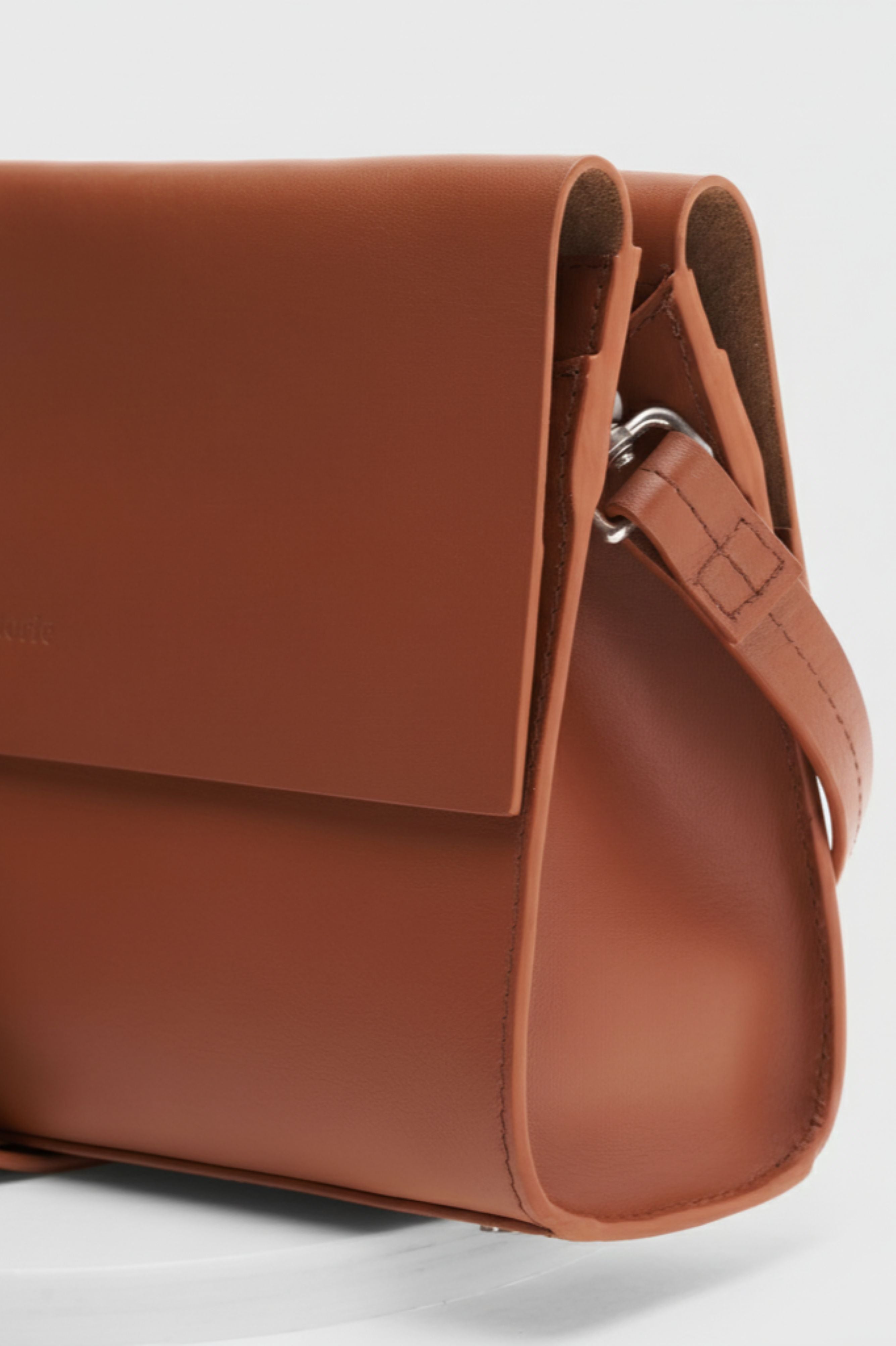 Ecotorie - Betty Cognac Crossbody