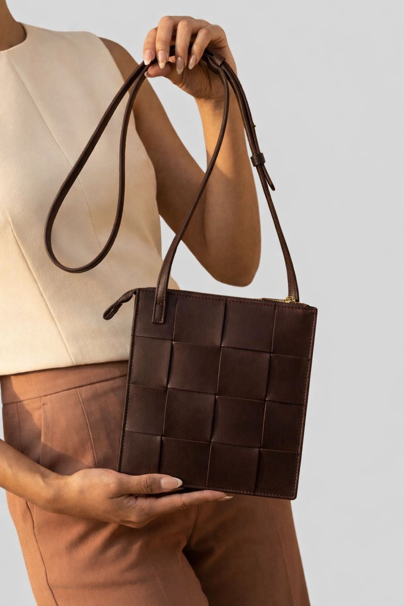 Ecotorie - Polly Bitter Cocoa Woven Crossbody Bag