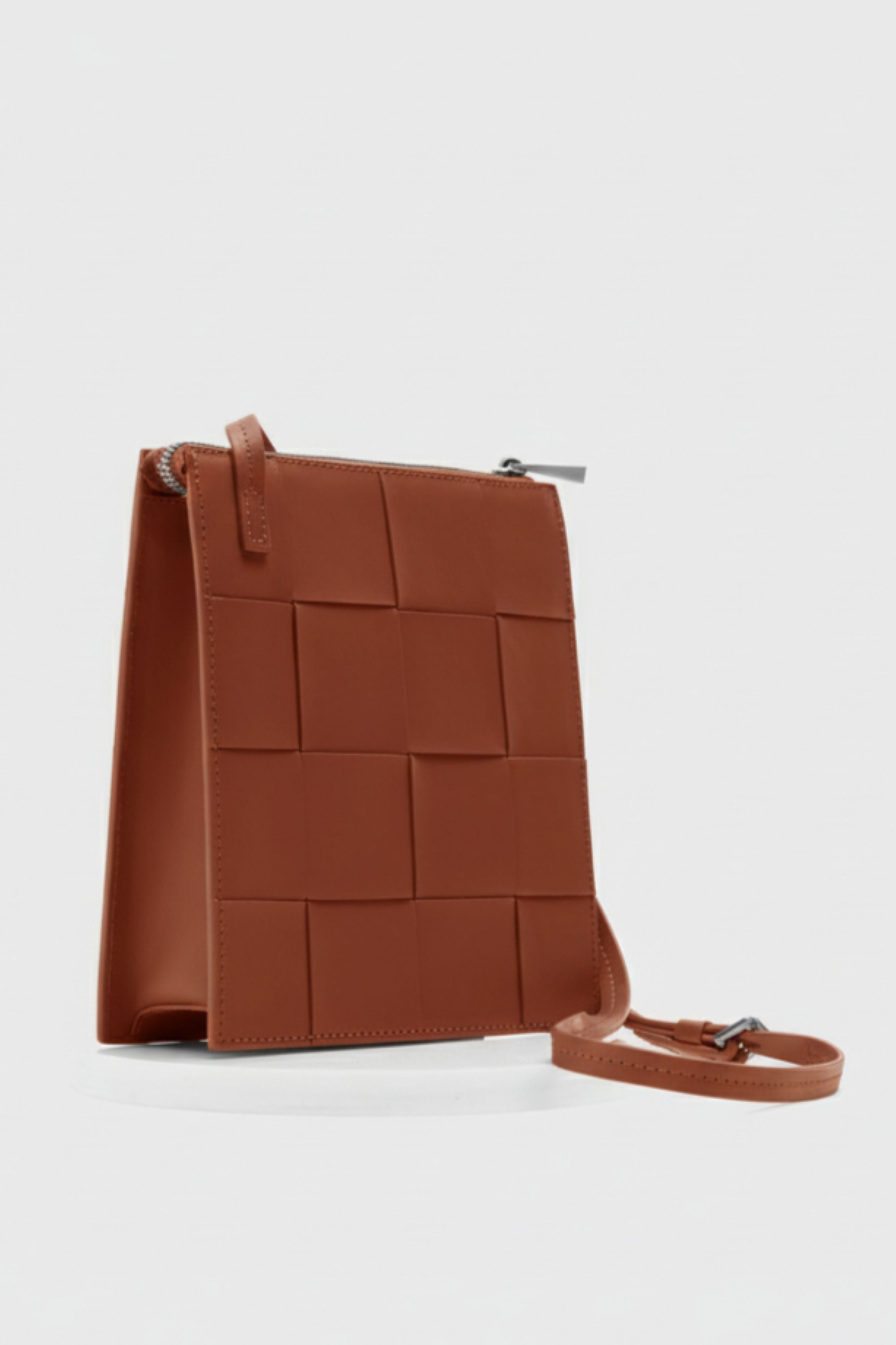 Ecotorie - Polly Cognac Woven Crossbody Bag