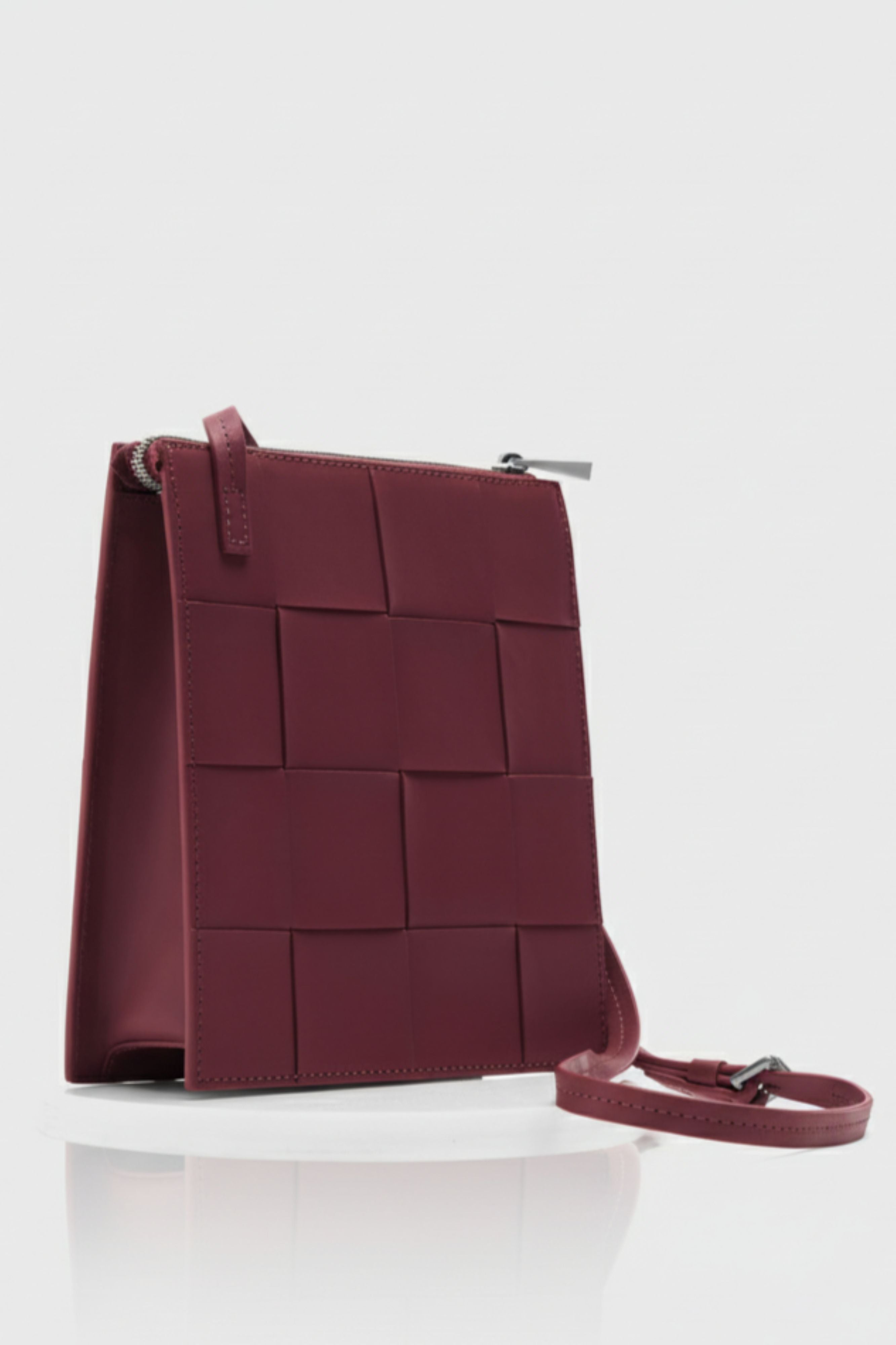 Ecotorie - Polly Wine Woven Crossbody Bag