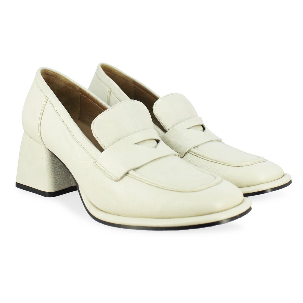 Viviana Off White Leather Loafers - FutureBrandsGroup