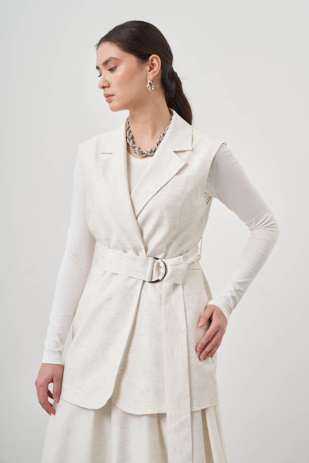 Mizalle Belted Vest Ecru