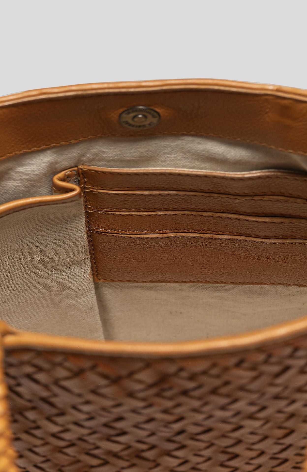 Ecotorie - Arlington - Medium Shoulder Bag - Tan